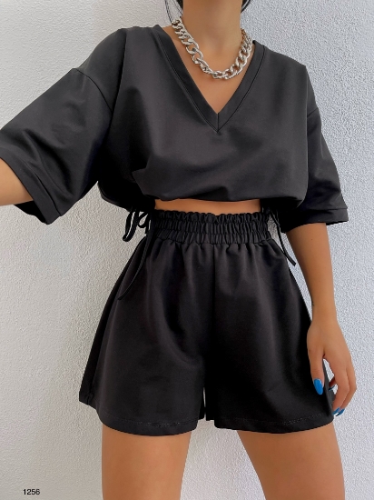 Picture of V-Neck Crop Shorts Suit
