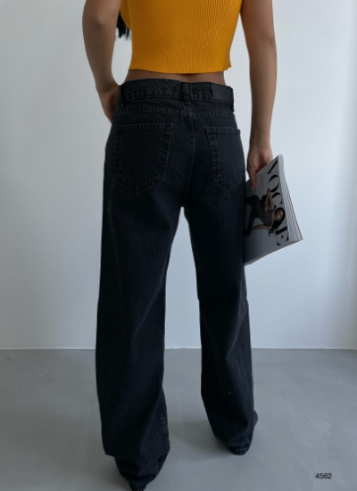 Picture of Low Waist Straight Cut Jean