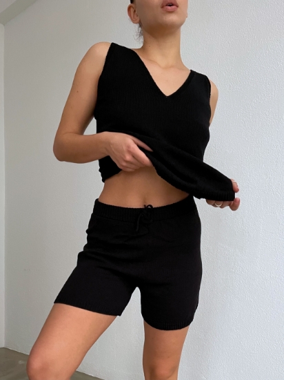 Picture of V-Neck Blouse Shorts Suit